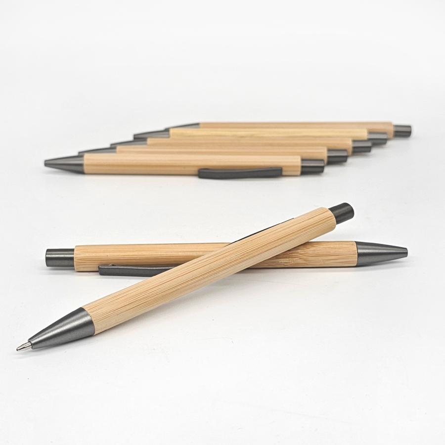 Kugelschreiber aus Bambus mit edlen Anthrazit-Akzenten, Adriano Wood